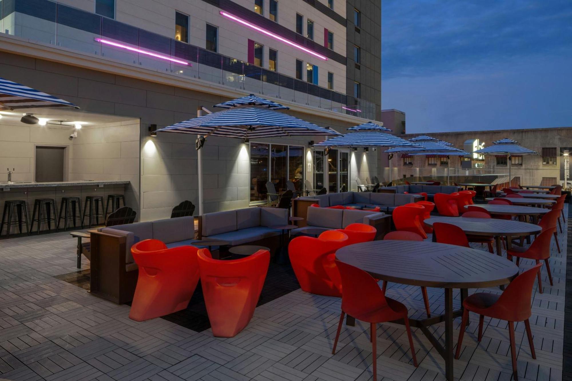 ホテル Aloft Memphis Downtown エクステリア 写真